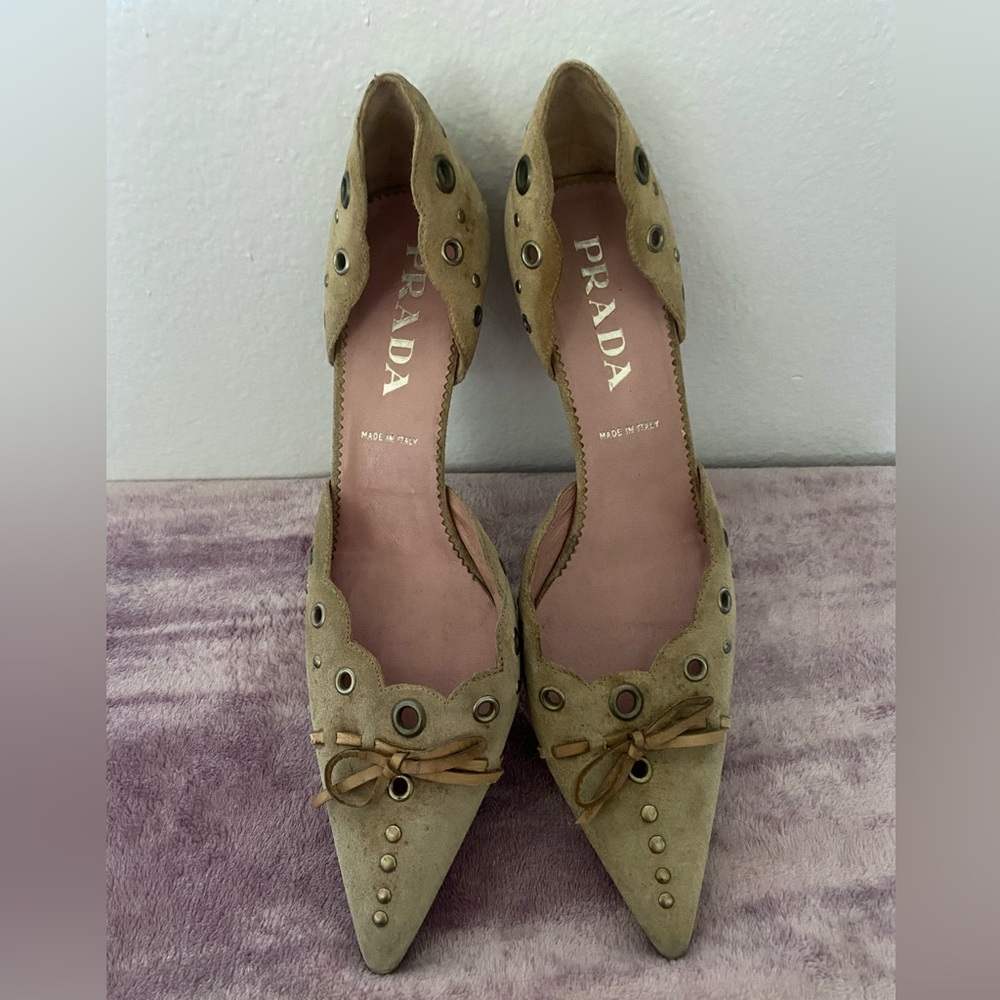 PRADA beige suede kitten heels